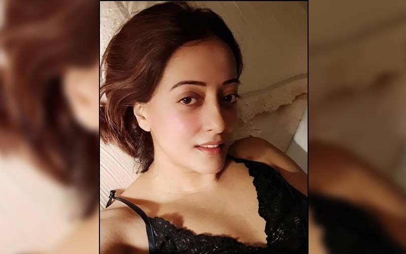 Raima Sen Sets Temperatures Soaring As She Goes Topless For A Photoshoot; Fan Asks 'Are You Even Ageing?'- PICS Inside