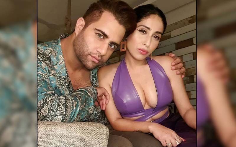 Neha Bhasin Gets TROLLED For Wearing A Revealing Outfit On Dinner Date With Rajiv Bhatia; Netizen Says, 'Yeh Kya Urfi Ki Badi Behen Hai' -VIDEO INSIDE