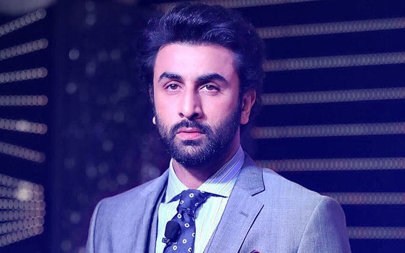 Ranbir Kapoor HELPS His Fans As They Fall Down After Seeing Brahmastra Actor; Netizens Say, ‘Enough Internet For The Day’