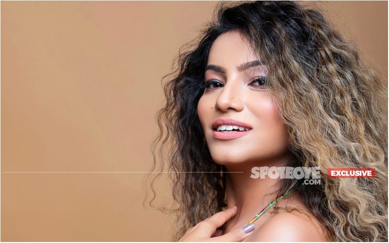 EXCLUSIVE! Shruti Rane Releases Romantic Song ‘Aaya Karo’! Talks About Her Tribute To KK, Experience With Papon, Her Opinion On Remakes, And More!
