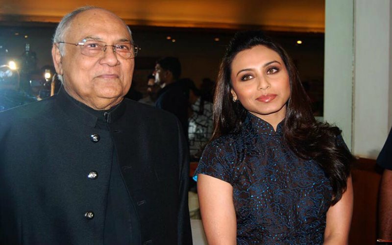 Rani Mukerjee with her father Rani Mukerjee with her father