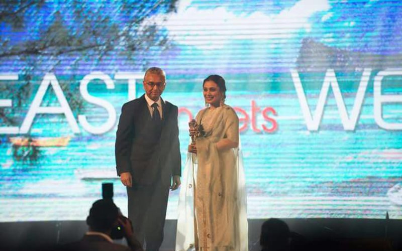 Rani Mukerji Gets a Special Mauritian Salute, Wins 'Outstanding Contribution To Cinema Award'