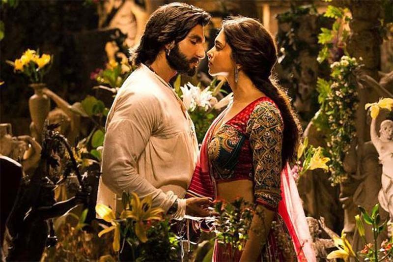 Ranveer Deepikas Still From Ramleela