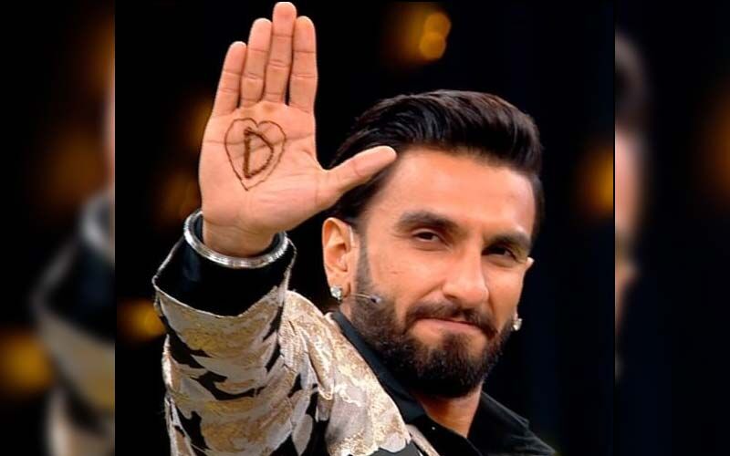 Karwa Chauth 2021: Ranveer Singh Reveals He Kept Fast For Wife Deepika Padukone; Actor Gets Her Initials Written On His Palm In Mehendi -WATCH