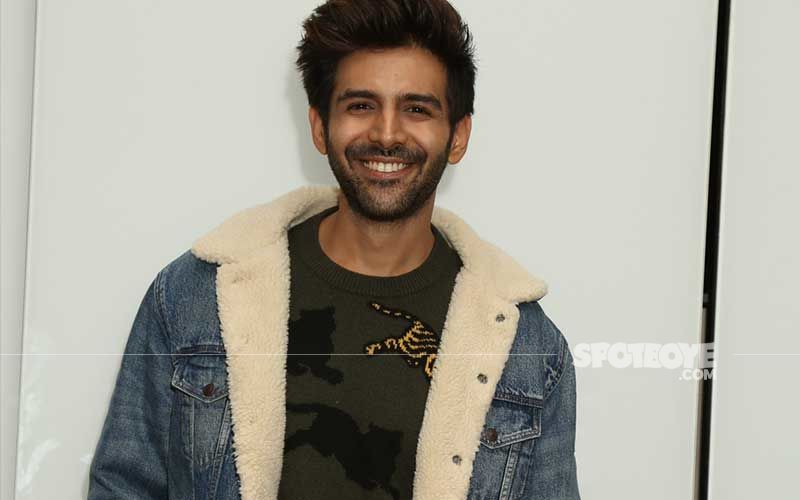 Kartik Aaryan Gets Clicked Outside Filmmaker Sanjay Leela Bhansali’s Mumbai Office; Actor Looks Dapper In His Casual Avatar