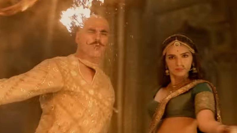 Housefull 4: Kriti Sanon Was Very Close To Setting Her Hair And Dress On Fire While Shooting With Akshay Kumar