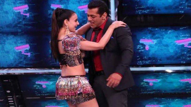 Bigg Boss 13: Malkin Ameesha Patel’s Sudden Disappearance From Salman Khan's Show Is Raising Eye-Brows