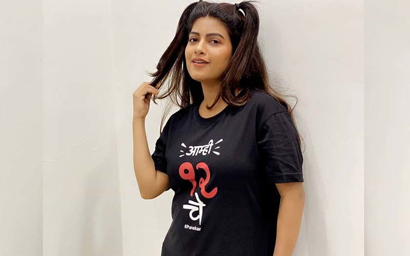 Actress And Dancer Dhanashri Kadgaonkar Wear Nothing But A Tshirt & Pigtails