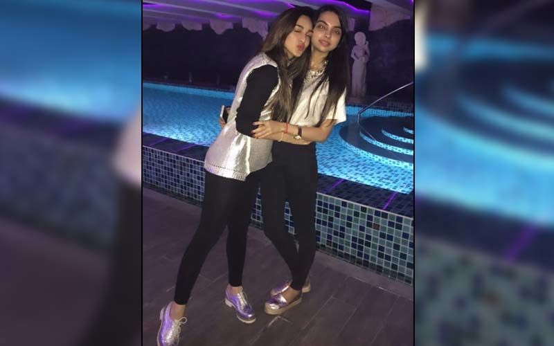 Kiara Advani Posts Adorable Unseen Pictures With Her 'Blingy Behen' Ishita On Her 30th Birthday