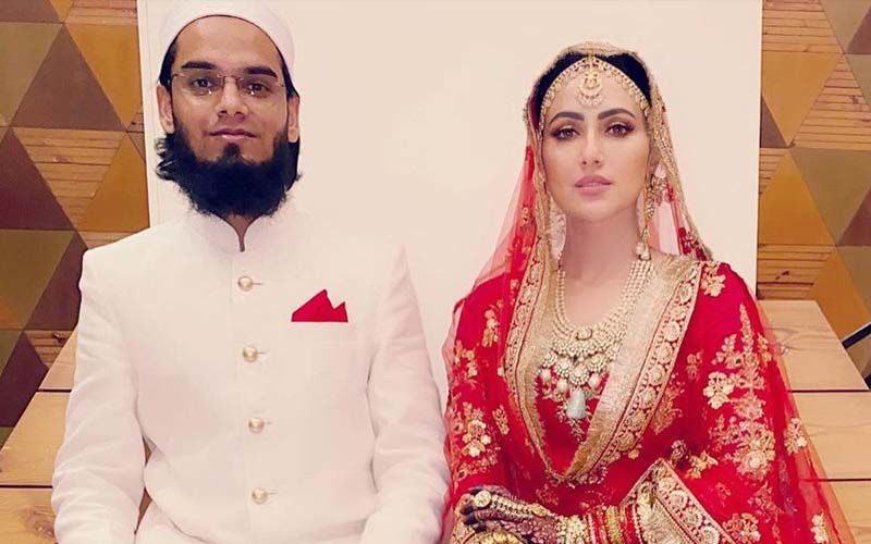 Newlywed Sana Khan Drops FIRST POST After Marriage; Shares A Pic Posing With Hubby Mufti Anas