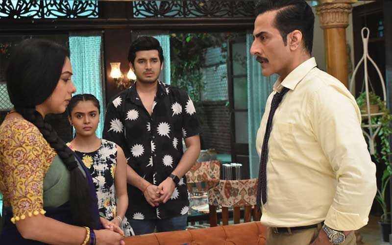 Anupamaa SPOILER ALERT: Vanraj Tries To Threaten Rupali Ganguly Aka Anupamaa; He Lands Up Getting A Befitting Reply