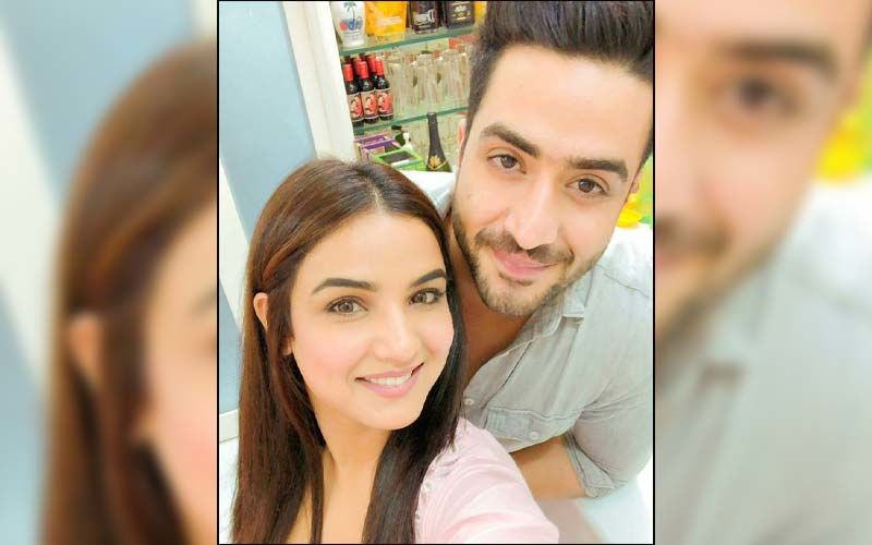 Bigg Boss 14 Jodi Jasmin Bhasin And Aly Goni Love Wearing Colour Coordinated Outfits; Their Love For Whites, Pink And Green Is Noticeable