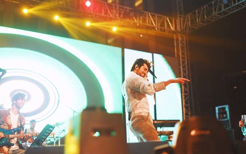 Ayushmann Khurrana's Chandigarh Concert Is A SUPERHIT, Actor Pulls In 20 Thousand People