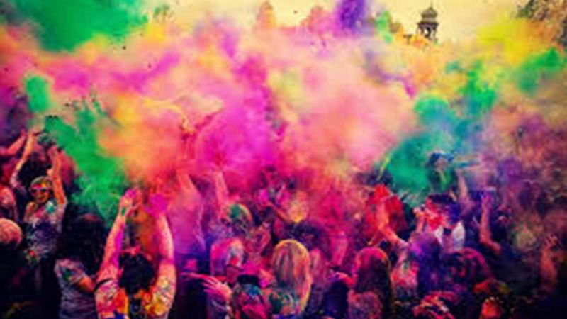 Happy Holi 2020: Holi Hai Wishes, WhatsApp Messages, Facebook Status, Quotes, GIFs, SMS To Wish Family And Friends