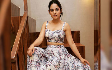 The Sensational Triple Seat Star Pallavi Patil Flaunts Her Bare Back In A Stunning Saree With A Backless Blouse