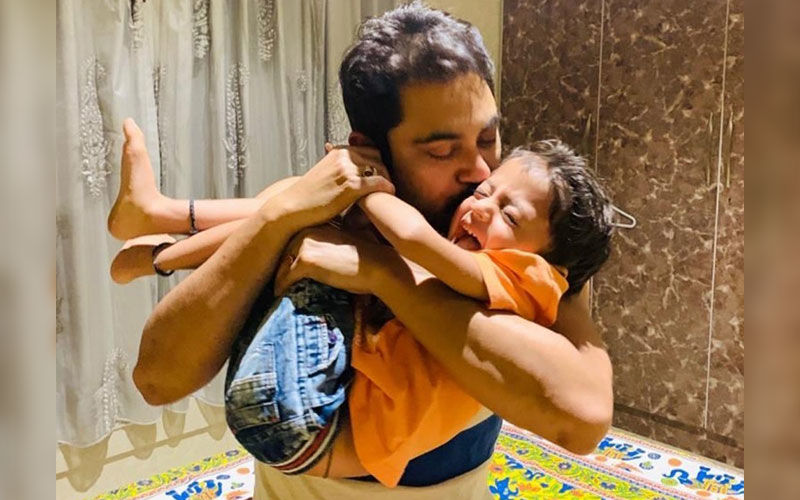 Soham Chakraborty Spends Time With His Son During Quarantine Days