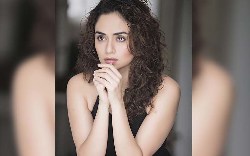Dear Diary Vlog’s By Amruta Khanvilkar: The Actress Comments On Social Media Trolling, Shares An Important Message