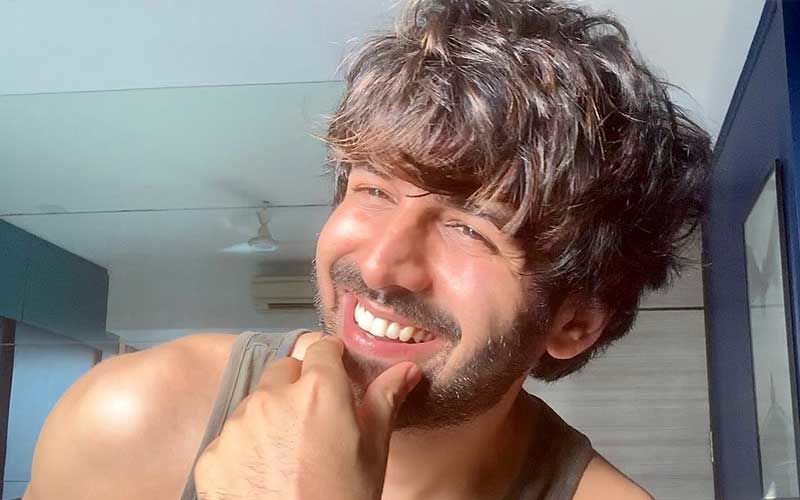 Kartik Aaryan Is Curious To Know When The Industry Will Re-Open; Seeks Answers From A Casting Director