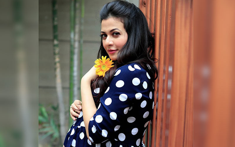 Actress Koel Mallick Shares First Glimpse Of Her New Born Baby Boy On Twitter