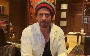 Shah Rukh Khan Helps The Kid Trying To Wake His Dead Mother On A Railway Station; Says ‘I Know How It Feels’ On Loss Of A Parent