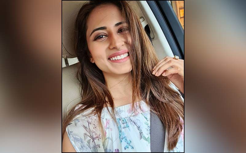 Sargun Mehta Has Us Crushing On Her Kaftan Kurta In This Latest Pic On Instagram