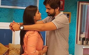 He Mann Baware: The On-screen Couple Shashank Ketkar And Mrunal Dusanis 'Siddharth-Anushree' Celebrate 1 Year Anniversary