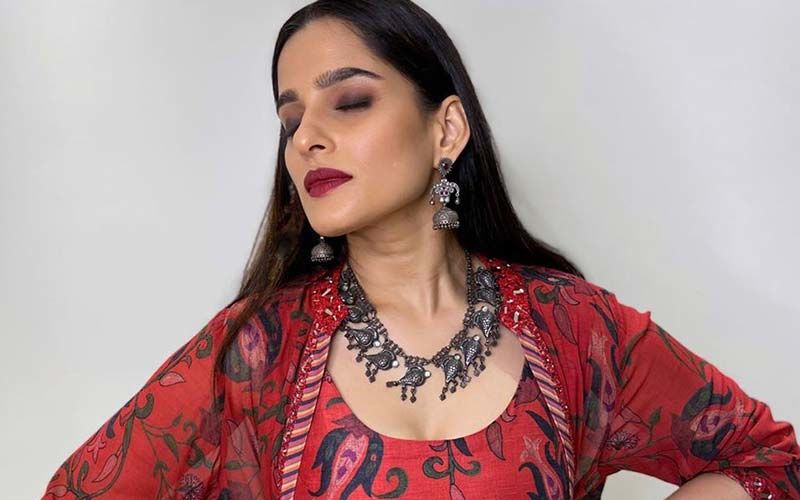 Priya Bapat's Sensational Ethnic Fashion Is Setting New Fashion Trends