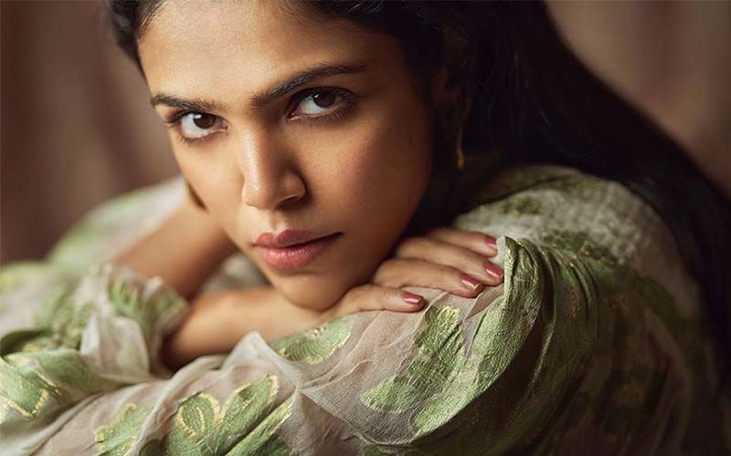 Shriya Pilgaonkar's Crop Top Look Flatters Her Super-Toned Curves In This Photoshoot