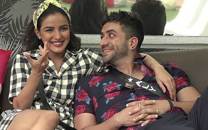 Bigg Boss 14: Jasmin Bhasin's Reply To A Fan Reveals She's A Hopeless Romantic; Speaks About Aly Goni, Says, ‘I Wish I Was There With Him’