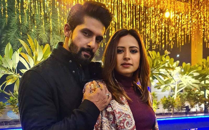 Sargun Mehta And Ravi Dubey Are Taking The Internet By Storm With Their Lovey-Dovey Couple Pictures