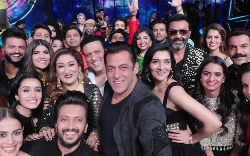 Indian Pro Music League: Salman Khan Says ‘Yahan Toh Ek Selfie Banti Hai’ As He Poses With Govinda, Shraddha Kapoor And Rajkummar Rao