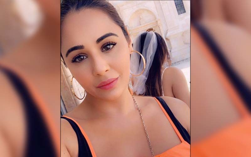 Mandy Takhar Does Beach Holiday Right In Stunning Outfits And We Are In Love With Her