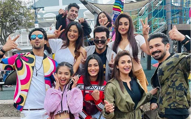 Khatron Ke Khiladi 11: Shweta Tiwari, Abhinav Shukla, Divyanka Tripathi, Arjun Bijlani And Others Strike A Cool Pose For The Camera; Sana Makbul Drops Classy Group Photos