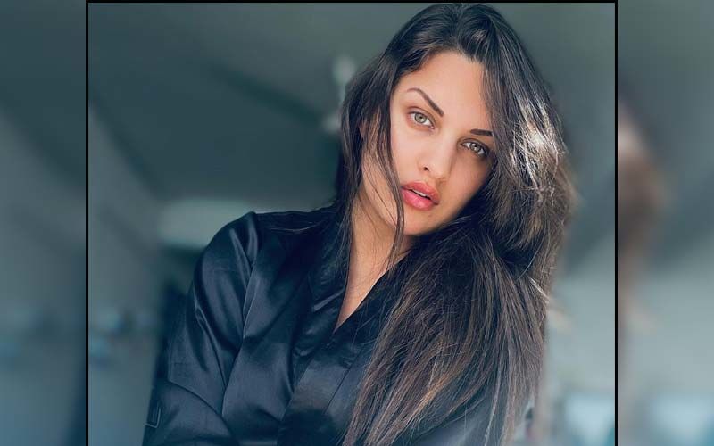 Himanshi Khurana’s Casual Style Game Is On Fire; Actress Shares Picture On Instagram