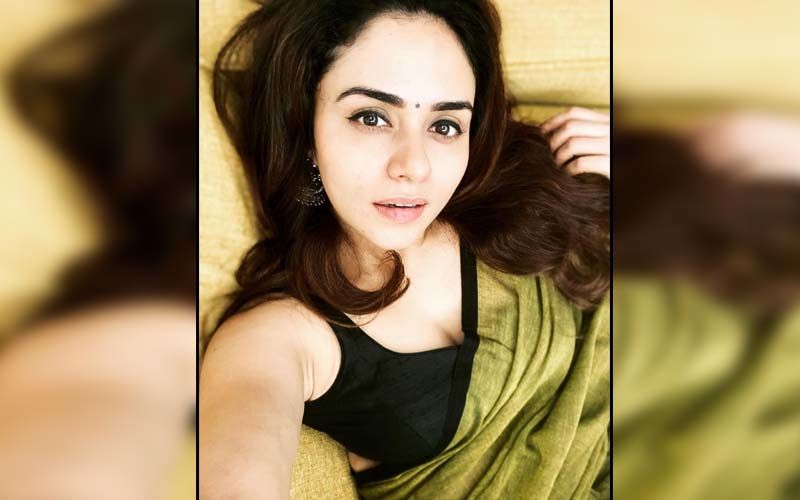 Amruta Khanvilkar Is In A Zen While Looking Steaming Hot In Her Yoga Outfit