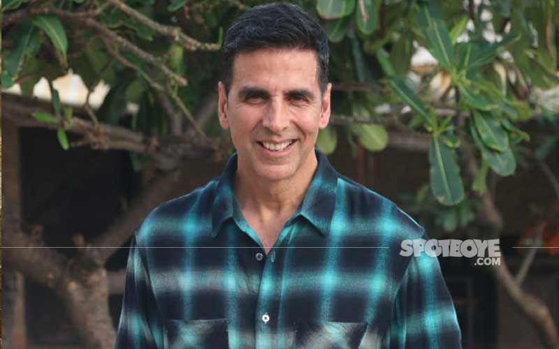Akshay Kumar Donates 1 Crore For A School Building In A Remote Village Along LoC, After He Spends A Day With BSF Soldiers; School To Be Named After Actor’s Father
