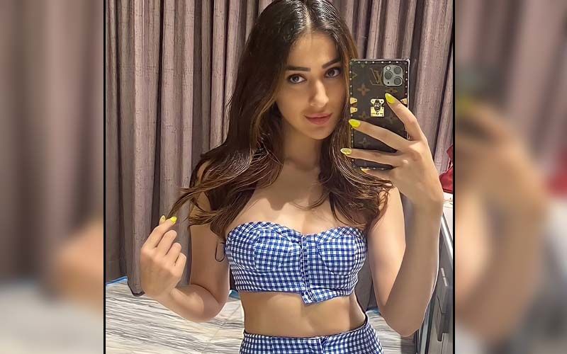 Raai Laxxmi Flaunts A Swimsuit With Plunging Neckline, Fans Can't Stop Drooling Over These Steamy Pictures