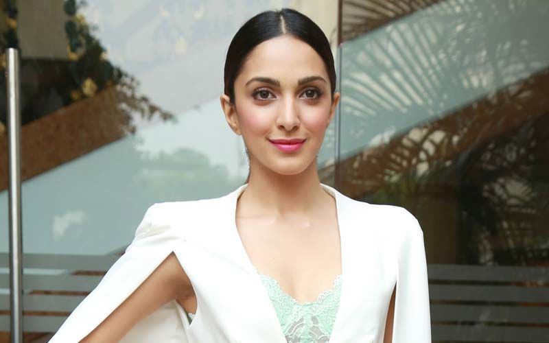 Kiara Advani Steps Out For Work In NEW Swanky Black Mercedes Maybach Worth Rs 3 Crore! Know All About THIS Luxurious Ride