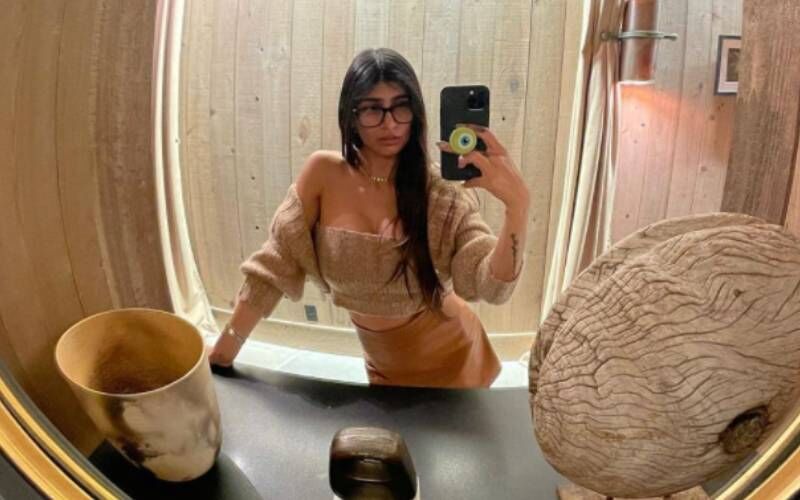 Former Pornstar Mia Khalifa Chases Sunsets And Sand Dunes Wearing A Sizzling Hot Bodysuit On Her Dessert Vacation