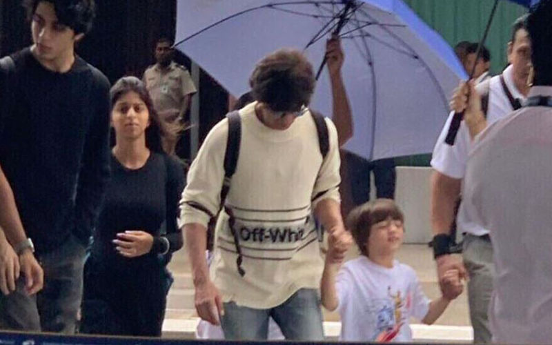 Shah Rukh Khan Bids Goodbye To Maldives; Actor “Feels Bad” That His Holiday With Aryan, Suhana And AbRam Has Come To An End