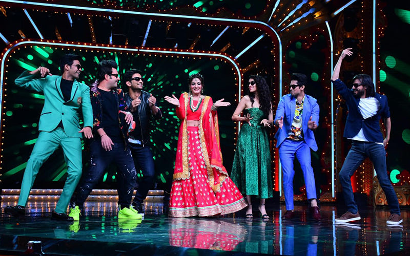Nach Baliye 9: Chhichhore Star Sushant Singh Rajput Gets Cold Feet While On Stage With Raveena Tandon