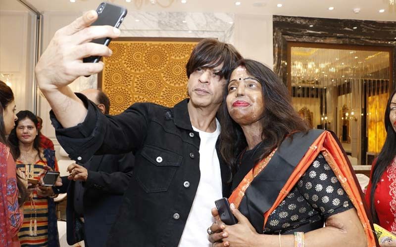 Shah Rukh Khan Meets Acid Attack Survivors And Interacts With Them At An Event Organised By Meer Foundation-PICS
