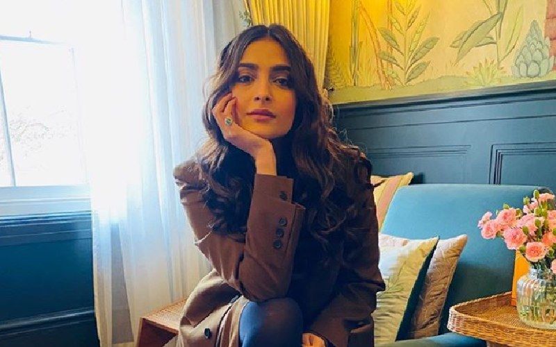 #9pm9minute: Sonam Kapoor Blasts Those Who Burst Firecrackers, Calls Them 'Morons' And Says 'Do People Think It’s Diwali?'
