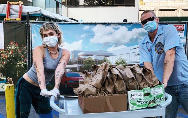 Miley Cyrus And BF Cody Simpson Distribute Tacos To Healthcare Workers And Make Their Day