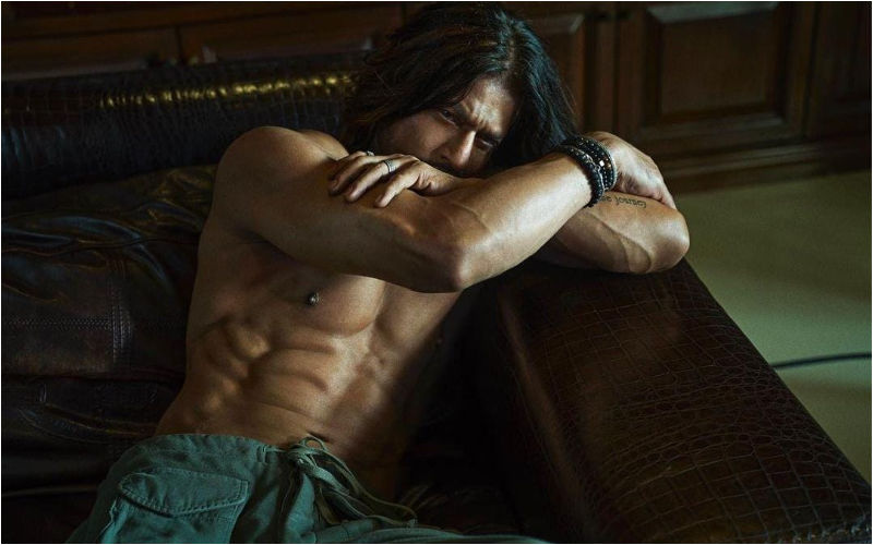 Shah Rukh Khan Drops His Shirtless PIC, Showing Off His 8 Pack Abs, Ripped Body As He Waits For 'Pathaan': Fans Say ‘Gazaab’!