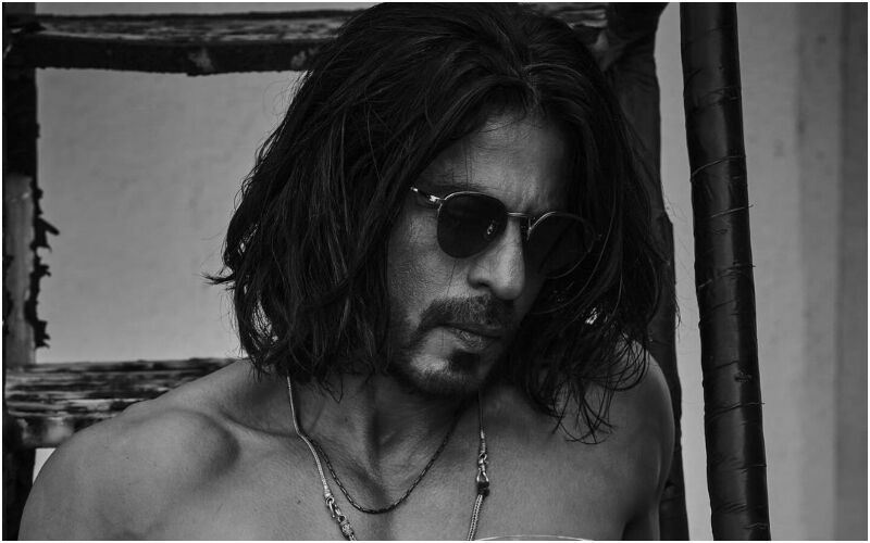 HOTNESS ALERT! Shah Rukh Khan Slays In THIS Stunning Shirtless Pic, Netizens Say 'Jawan Main Character Turns Real' - SEE PIC