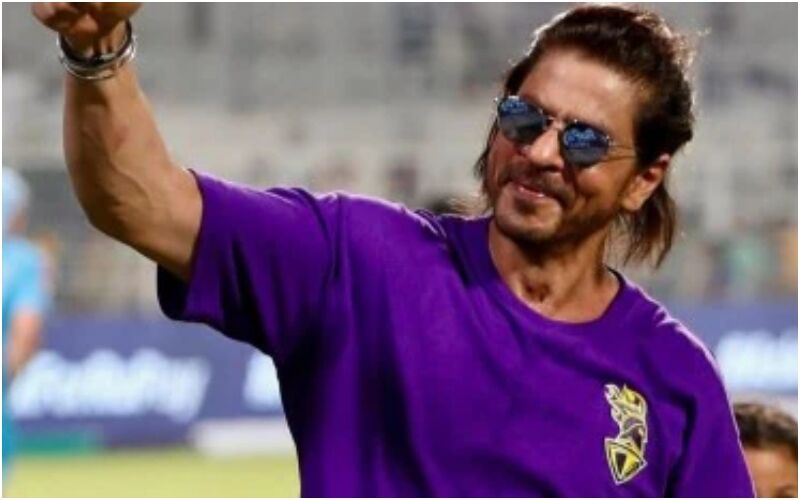 Shah Rukh Khan's LOVING Gesture Of Picking Up The KKR's Fallen Flags Is Winning The Internet! Fans Say He Is Our KING KHAN For A Reason! - WATCH