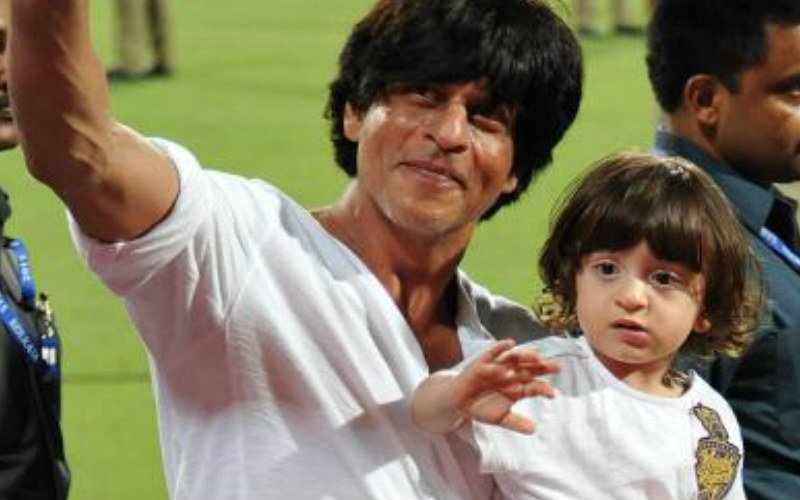 Shah Rukh Khan-AbRam Party On The Streets Of Lisbon