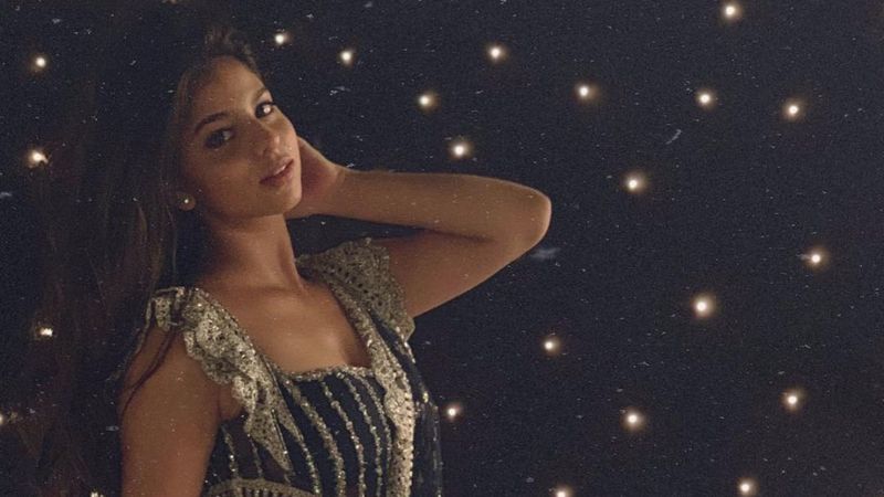 Suhana Khan Looks Breathtaking As She Flaunts Her Desi Avatar In A Midriff Baring Picture But Says She's 'Heart Broken'