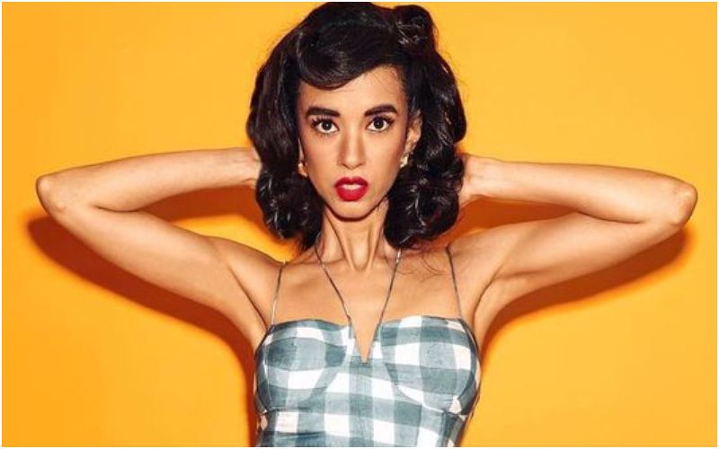 Saba Azad Sets The Stage On Fire As She Sings And Dances Like Beau Hrithik Roshan! Netizens Say ‘She Got Some Dance Moves Like Her Boyfriend’